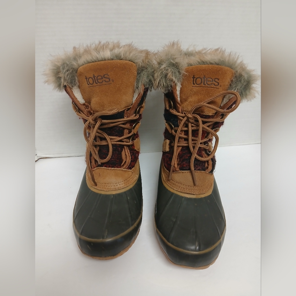 Totes Women's Tan and Black Winter Boots Size 8M